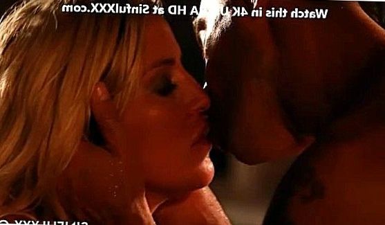 Милашка отдалась парню в кровати, порно видео