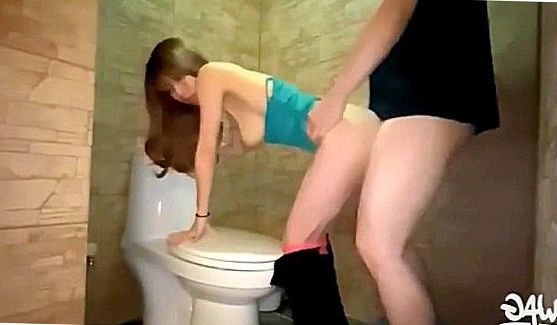 Чуть позже, у неё появляется молодой (18 лет) ухажер, который даст ей то, чего ей так не доставало, порно видео